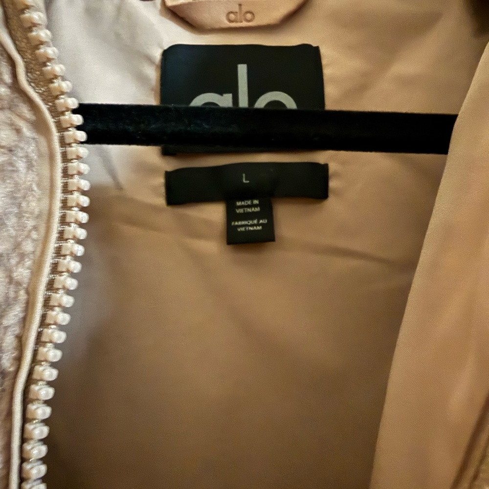 ALO Yoga Cozy Sherpa Edge Bomber Jacket in Taupe Beige - Picture 3 of 4